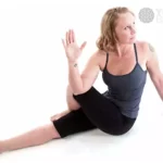 vakrasana